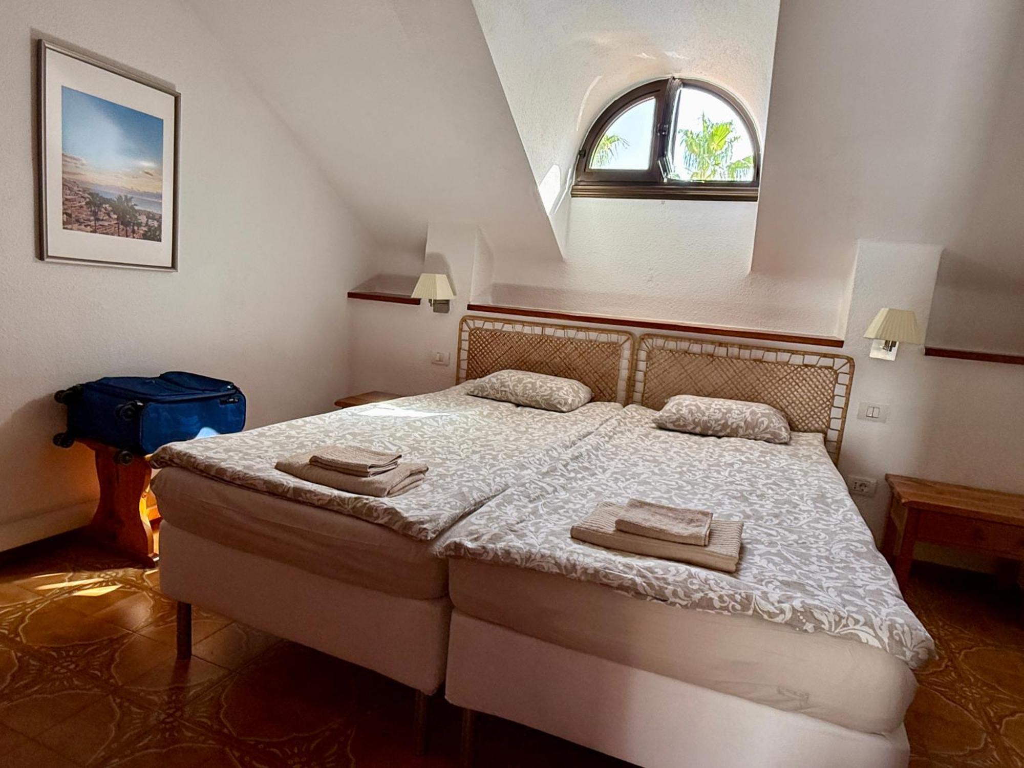 Sunny 2-Bedroom Apartment In Parque Santiago II Плая де лас Америкас Екстериор снимка