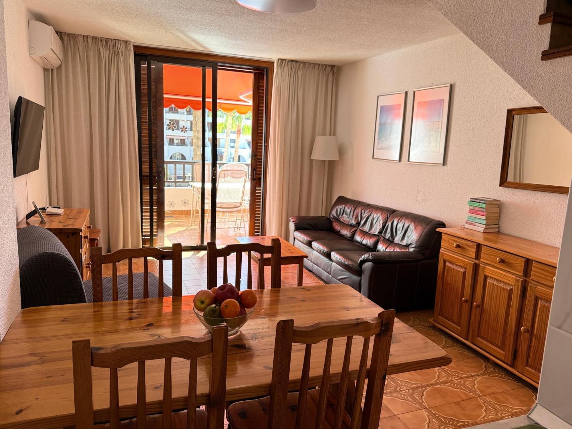 Sunny 2-Bedroom Apartment In Parque Santiago II Плая де лас Америкас Екстериор снимка